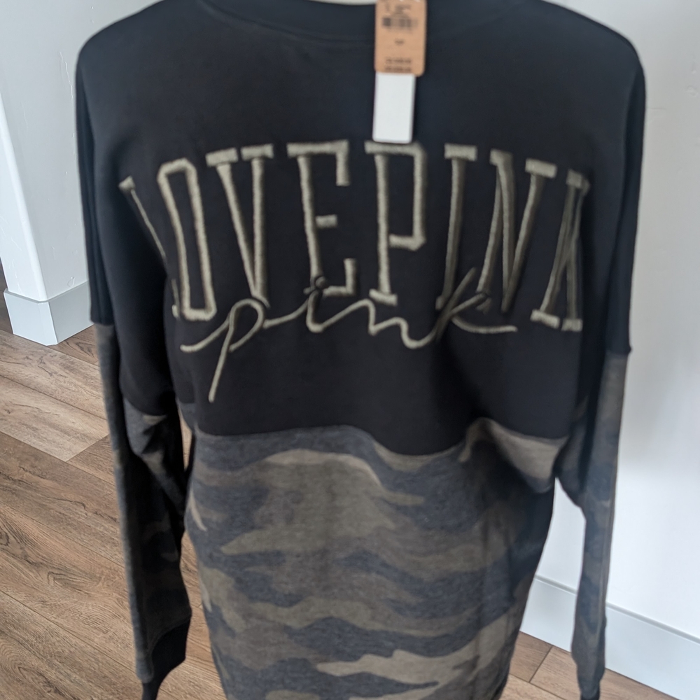 PINK Victoria's Secret Black and Camouflage Men's Sweater - Picture 7 of 13